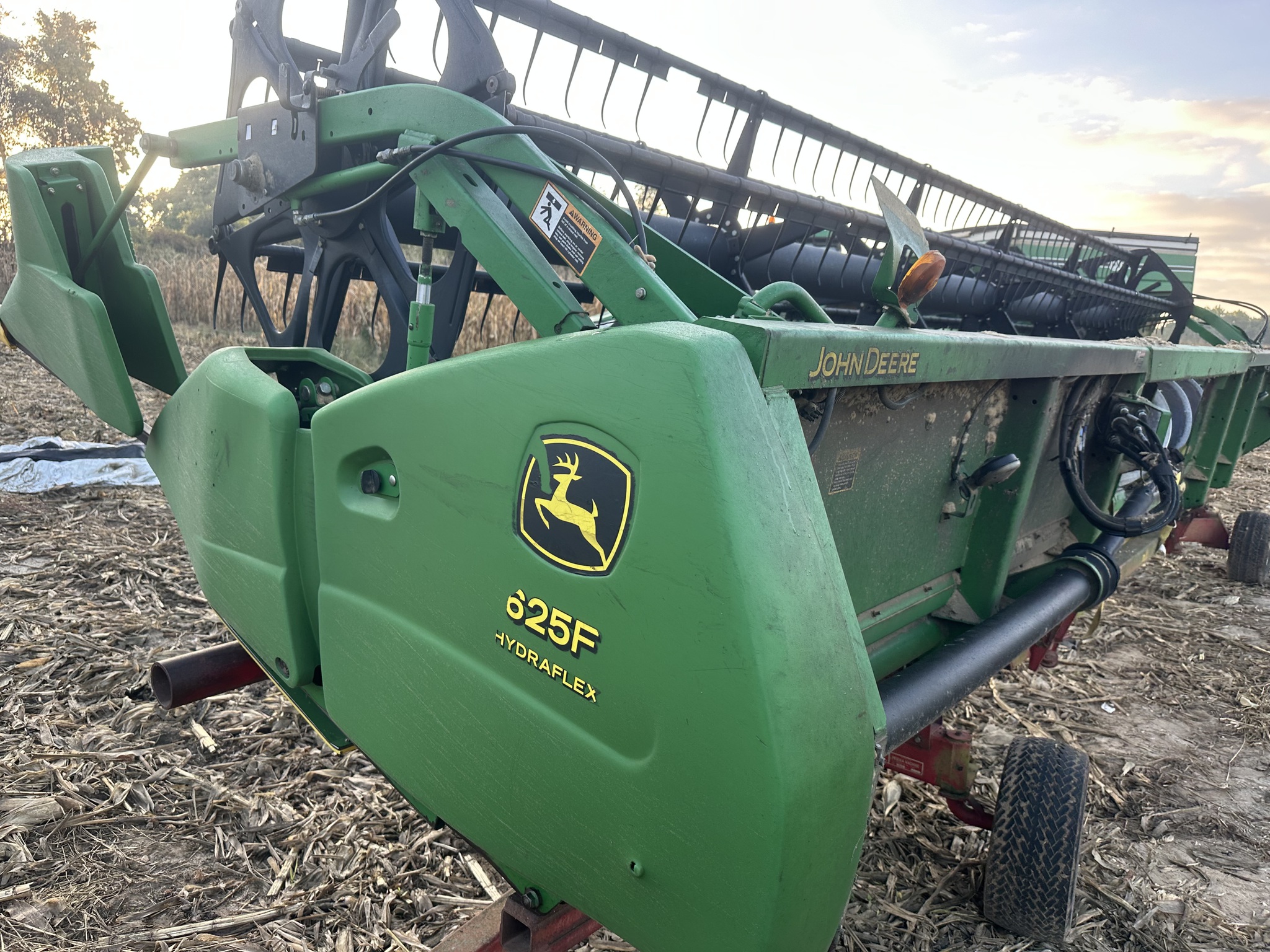 2004 John Deere 625F Image 6