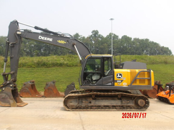 Photo of a 2024 John Deere 210P