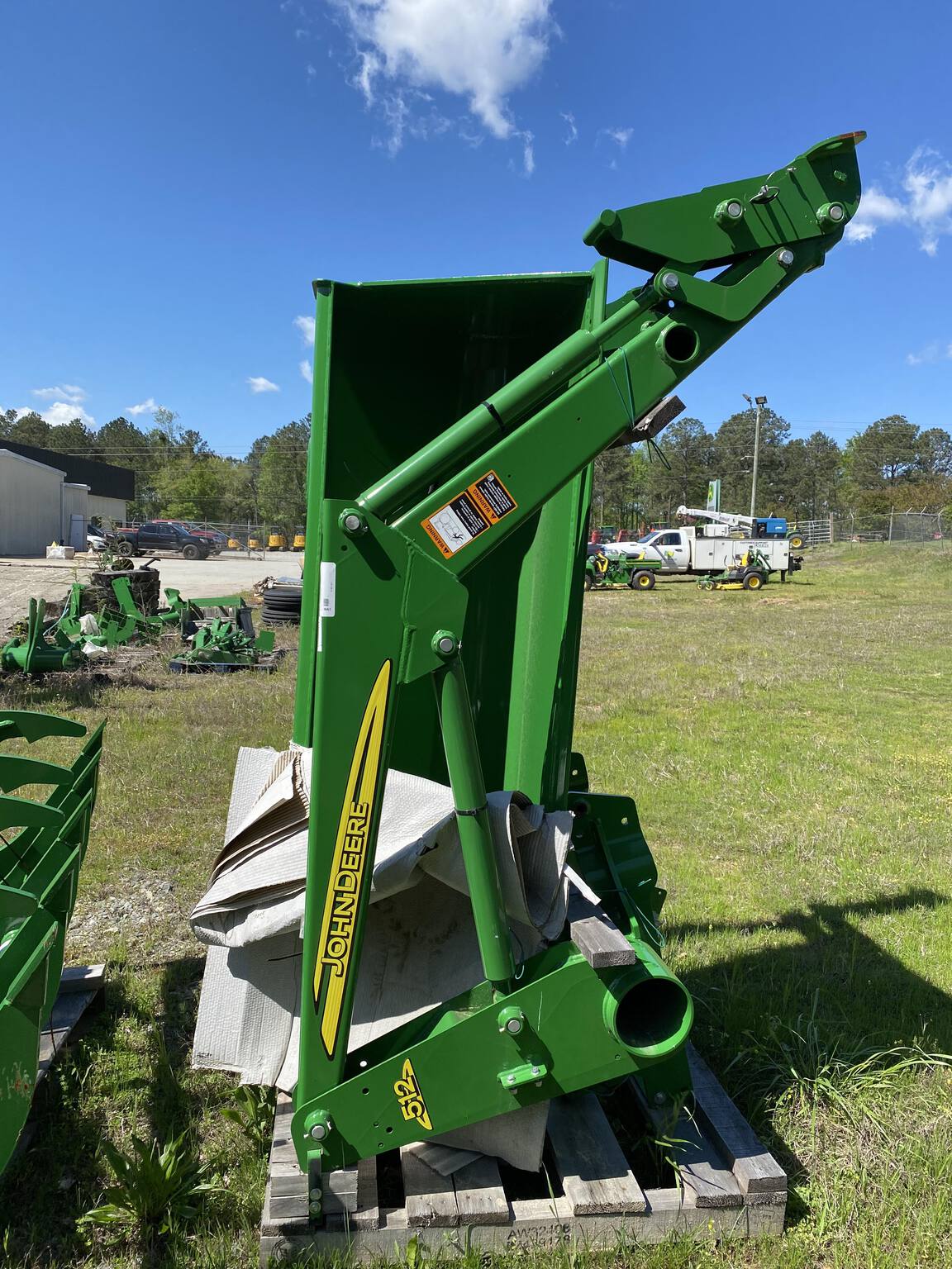 2023 John Deere 512 Image 2