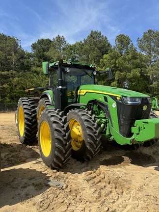 2023 John Deere 8R 310 Photo 2