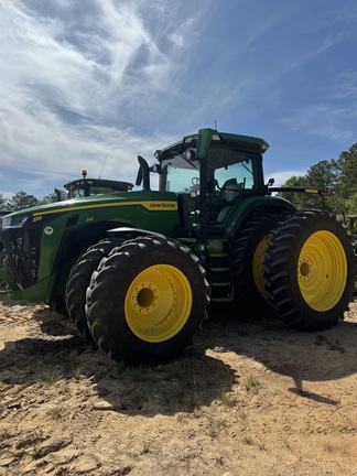 2023 John Deere 8R 310 Photo 3