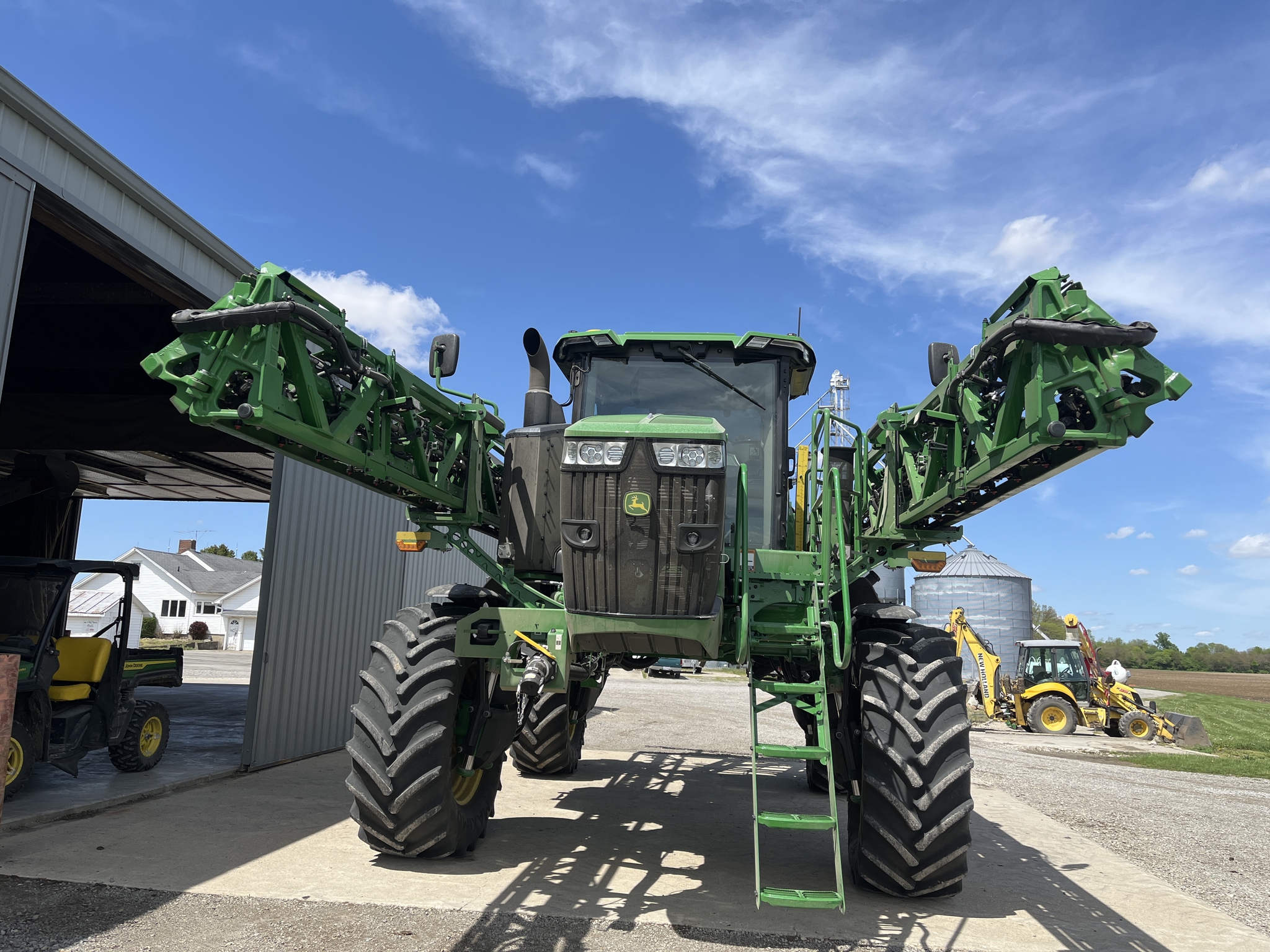 Used 2024 John Deere 410R Self Propelled Sprayers at Koenig Equipment in Greensburg, IN - PhotoXL2