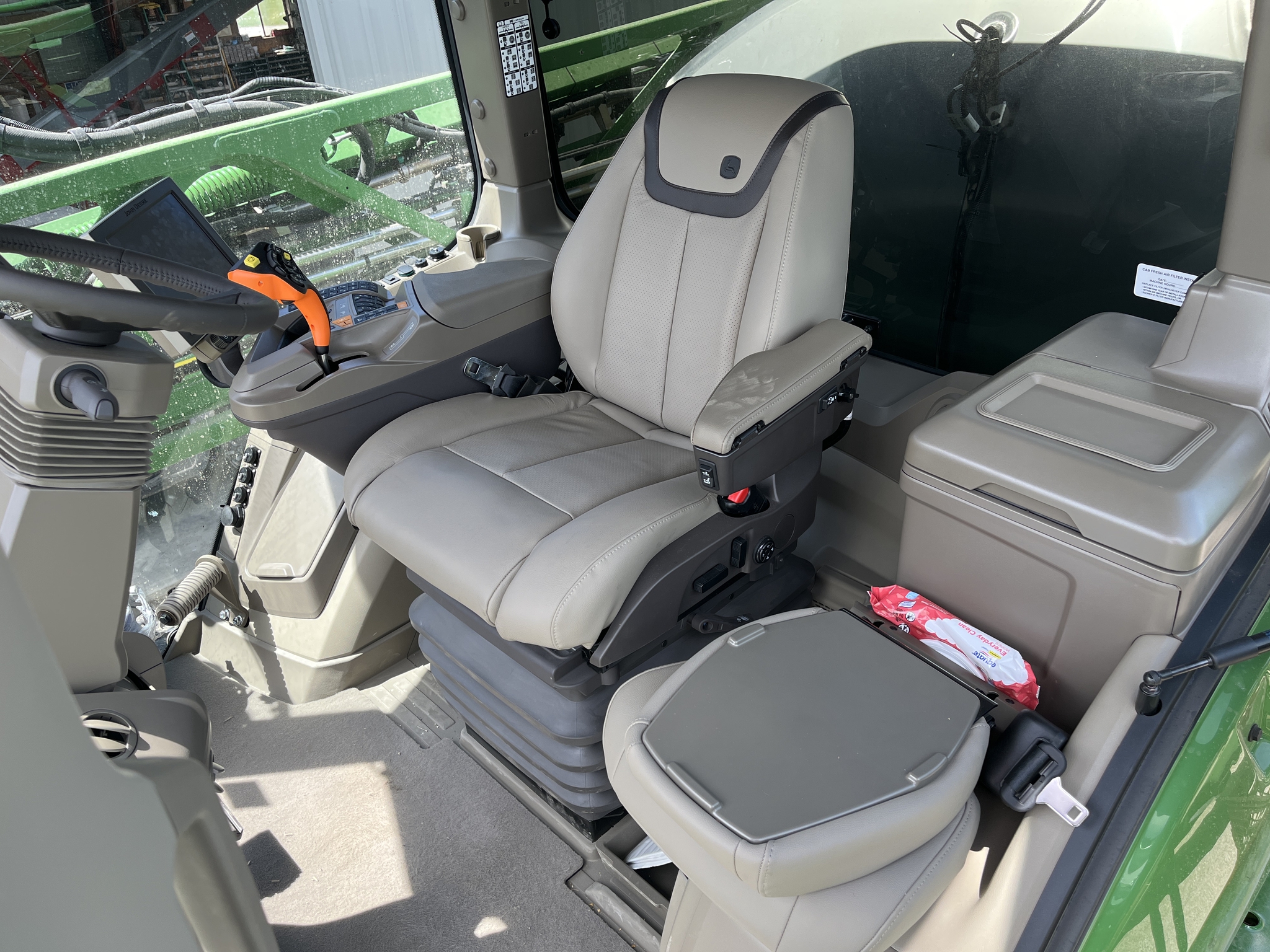 Used 2024 John Deere 410R Self Propelled Sprayers at Koenig Equipment in Greensburg, IN - PhotoXL5