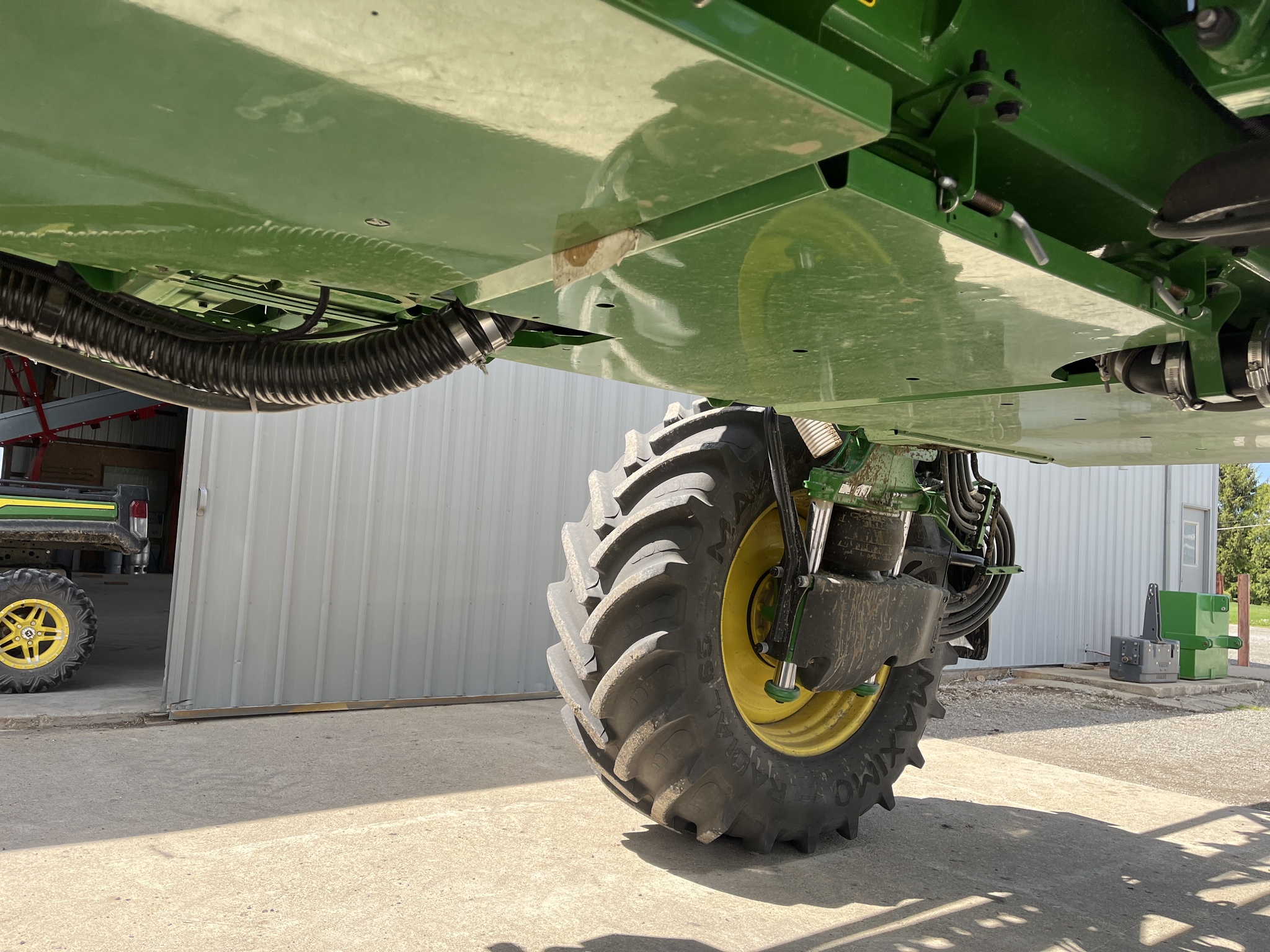 Used 2024 John Deere 410R Self Propelled Sprayers at Koenig Equipment in Greensburg, IN - PhotoXL14