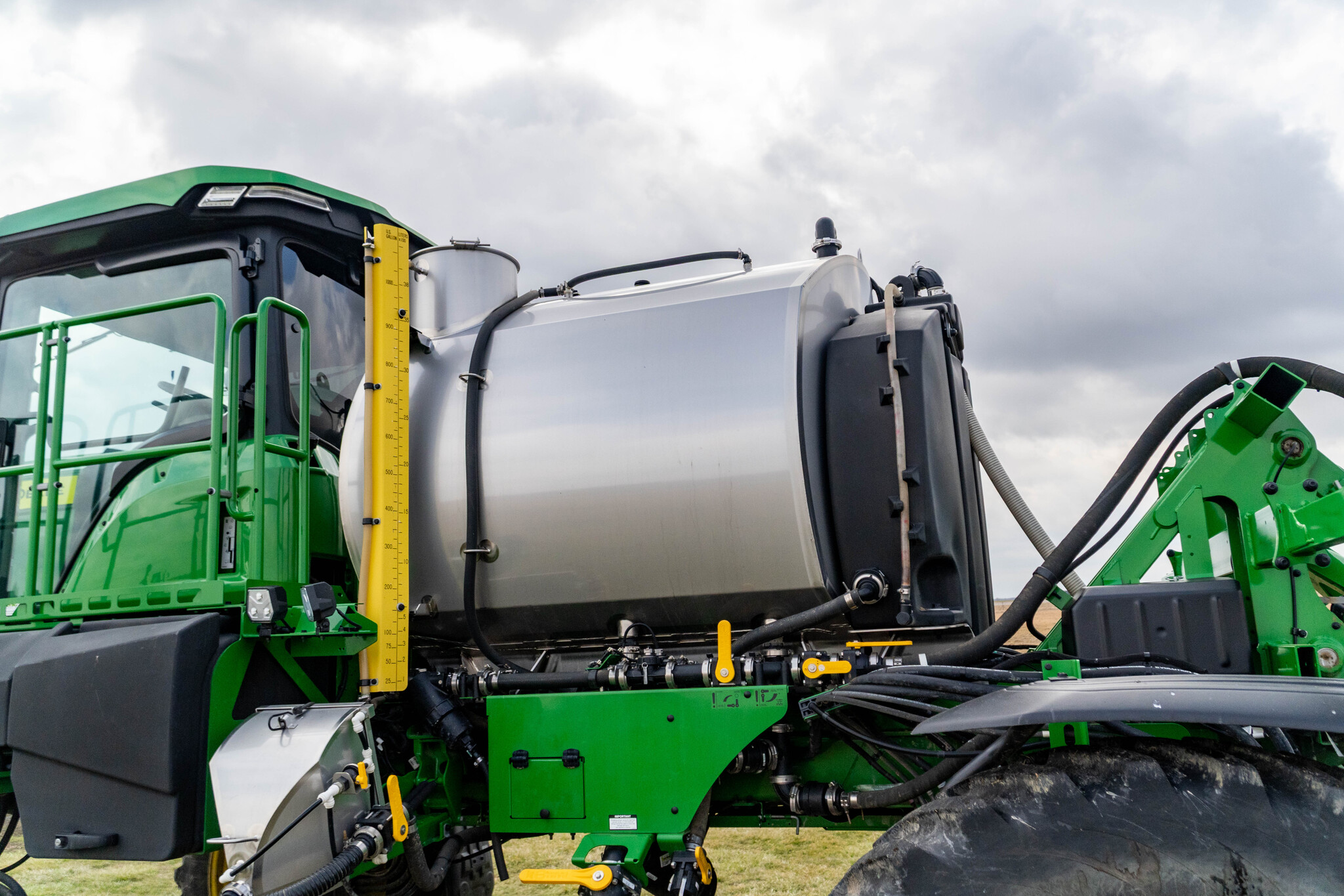 Used 2024 John Deere 410R Self Propelled Sprayers at Koenig Equipment in Greensburg, IN - PhotoXL16