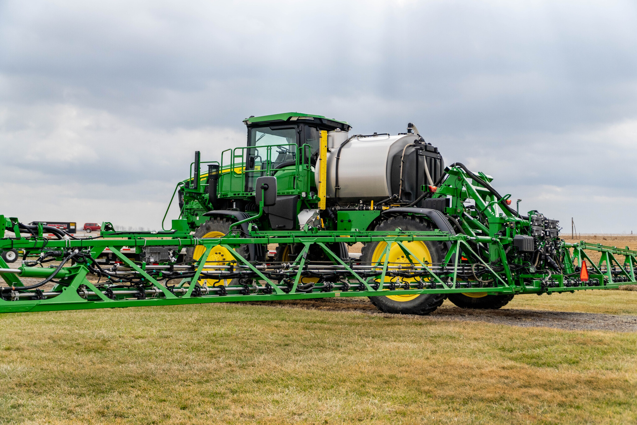 Used 2024 John Deere 410R Self Propelled Sprayers at Koenig Equipment in Greensburg, IN - PhotoXL2