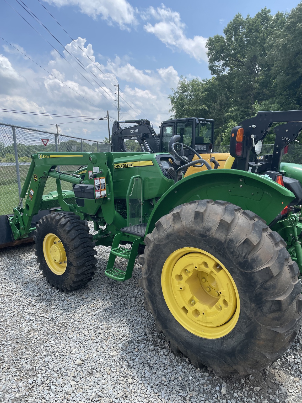 2021 John Deere 5075E Utility Tractors Carnesville, GA