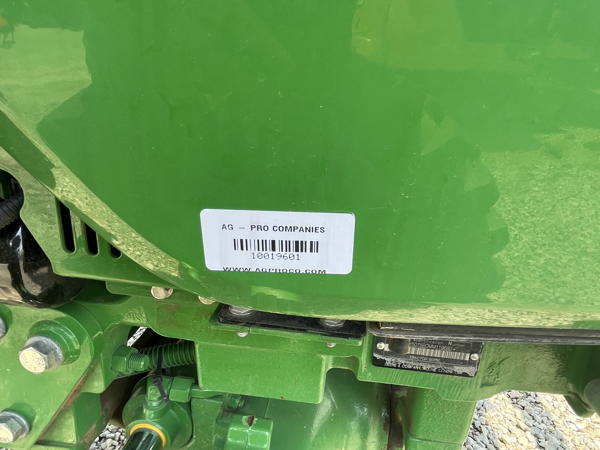 2021 John Deere 5075E Image 8