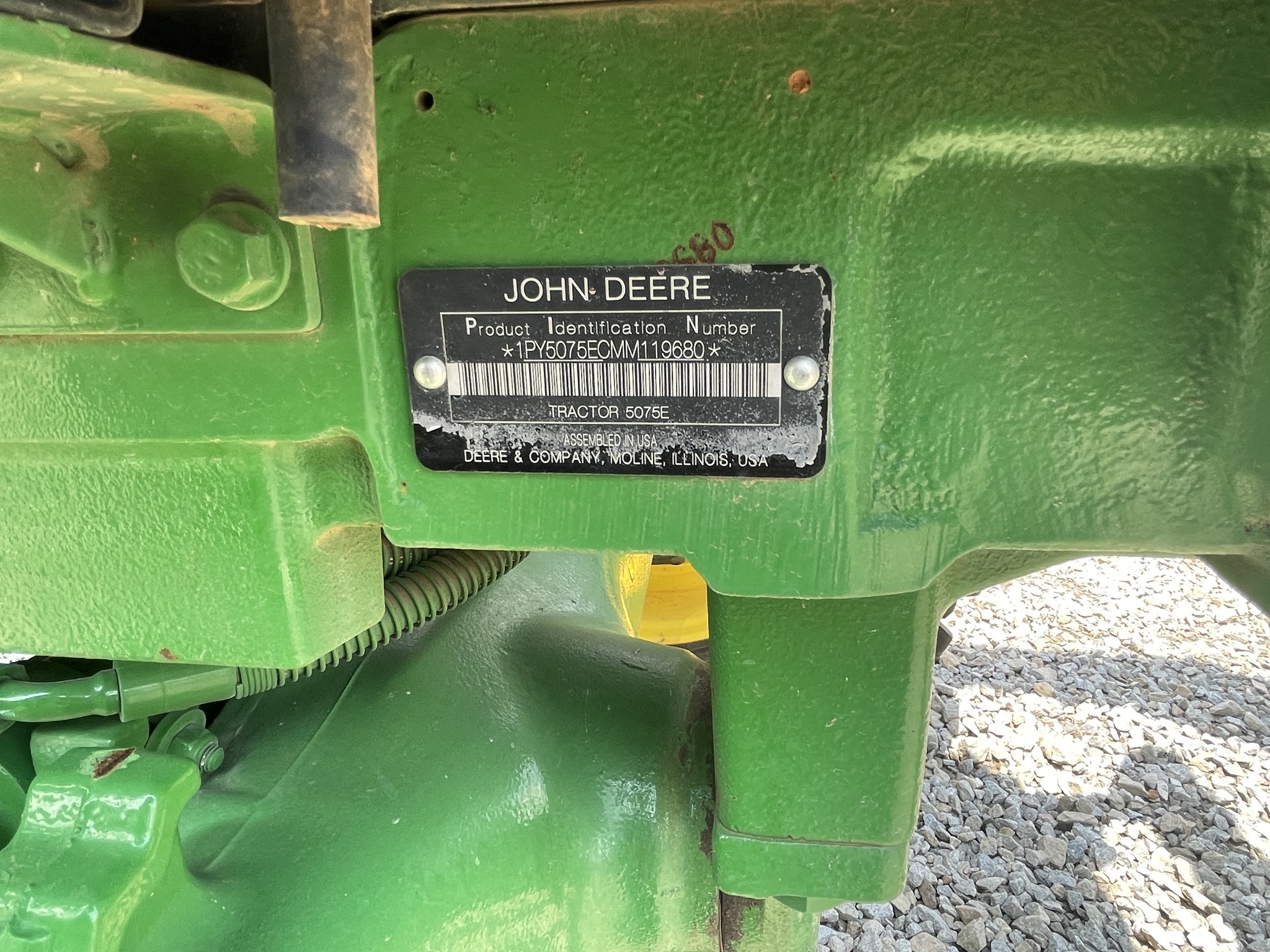 2021 John Deere 5075E Image 7