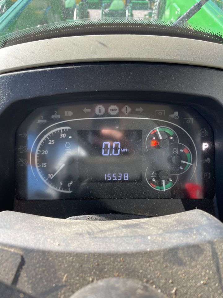 2017 John Deere 5100E Image 7