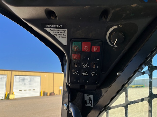  2022 John Deere 331G at Heritage Tractor in Macomb, IL