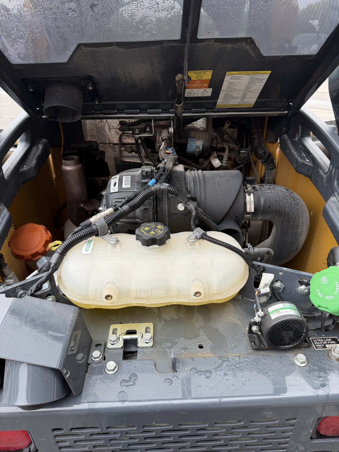 2023 John Deere 324G Image 9