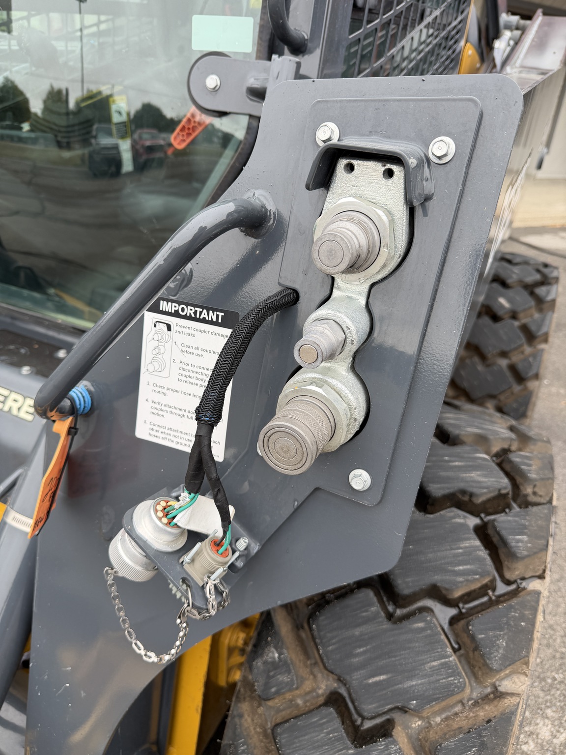 2023 John Deere 324G Image 11