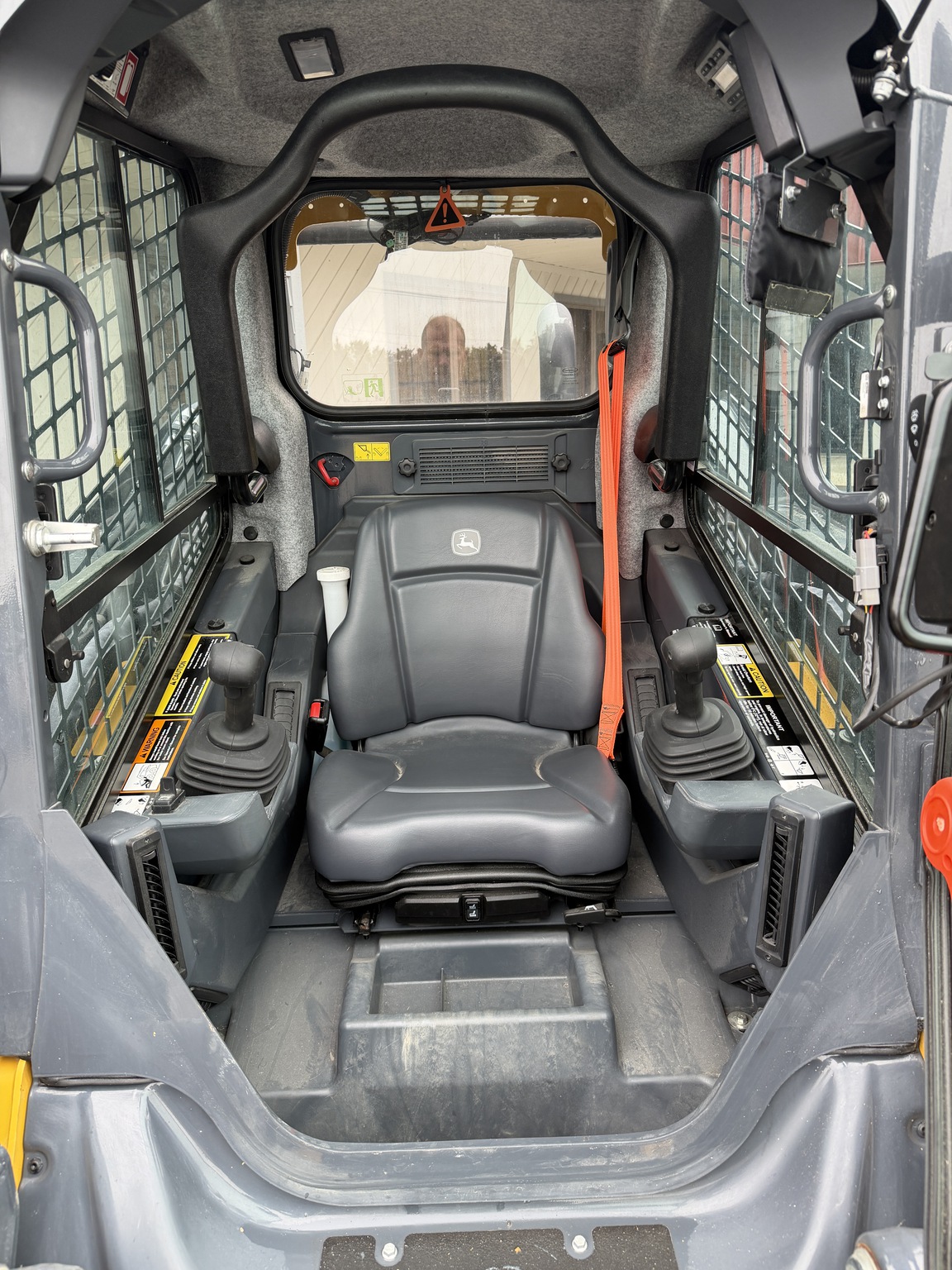 2023 John Deere 324G Image 12