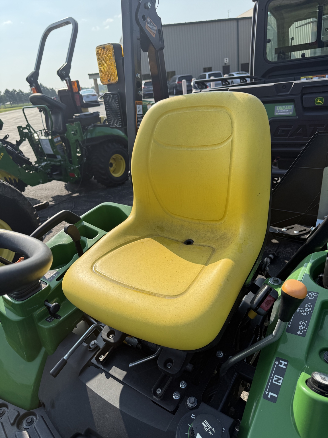 2022 John Deere 1023E Image 7