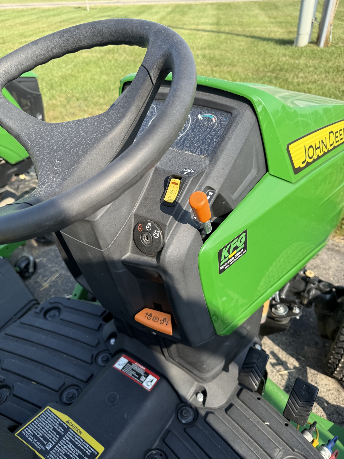 2022 John Deere 1023E Image 5