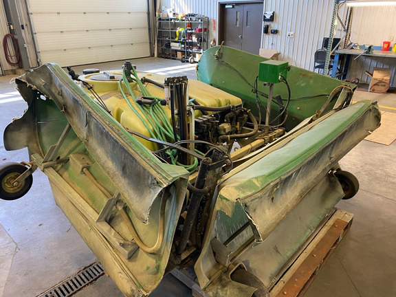 Used 2006 John Deere HD200 Sprayer Turf Sprayers at Horizon Ag & Turf in Calgary, AB - Photo3