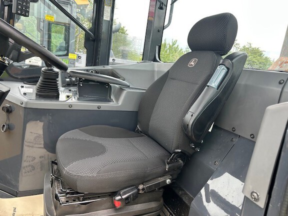 2023 John Deere 544 G