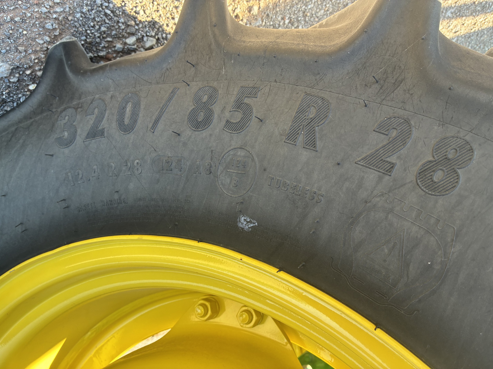 2023 John Deere 6110M Image 9