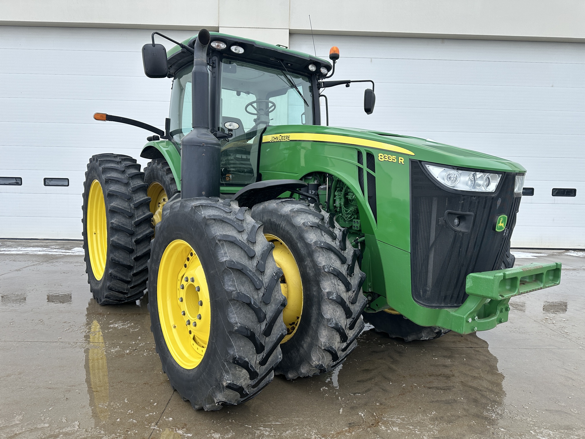 2012 John Deere 8335R Image 1