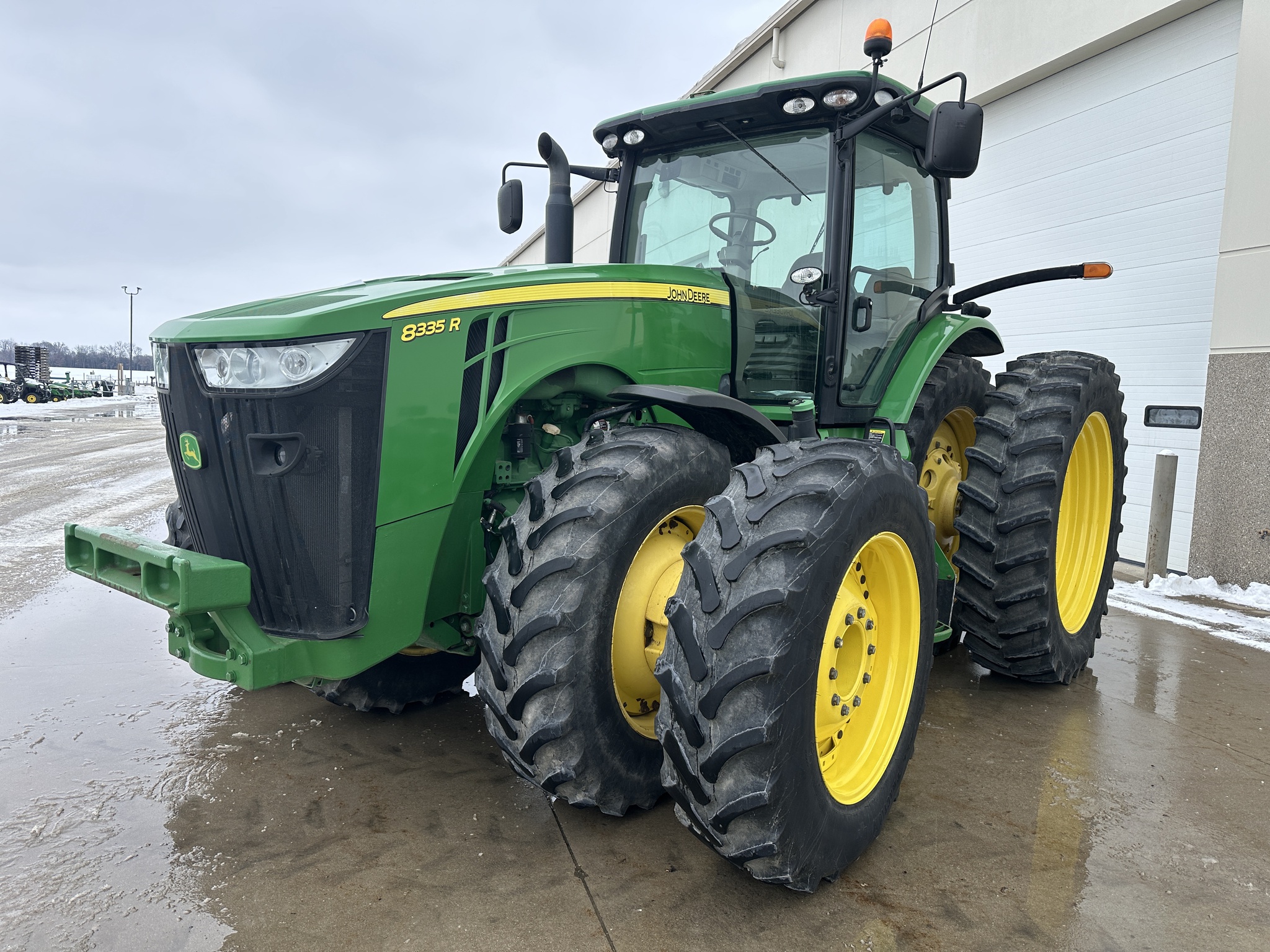 2012 John Deere 8335R Image 7