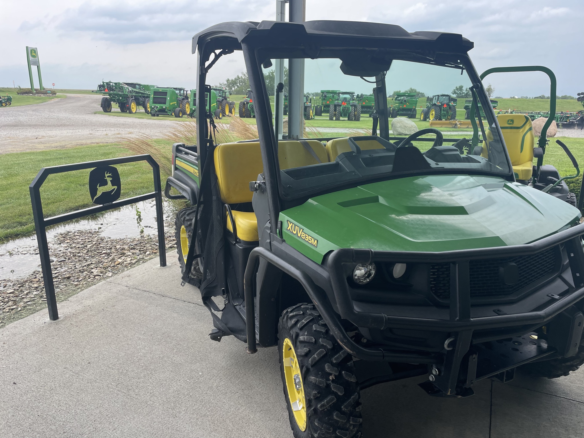 2020 John Deere XUV 835M Image 1