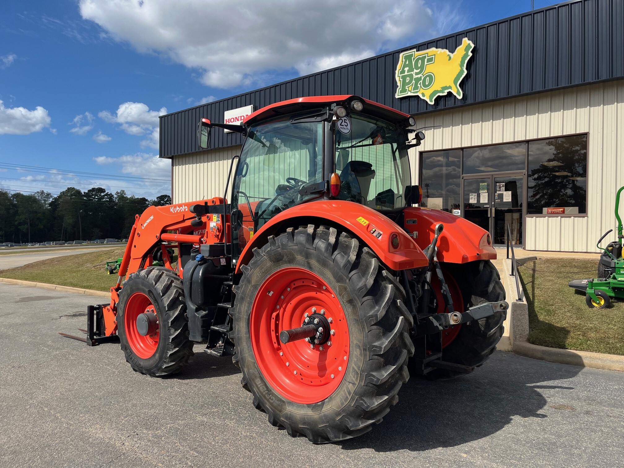2021 Kubota M7-132 Image 5