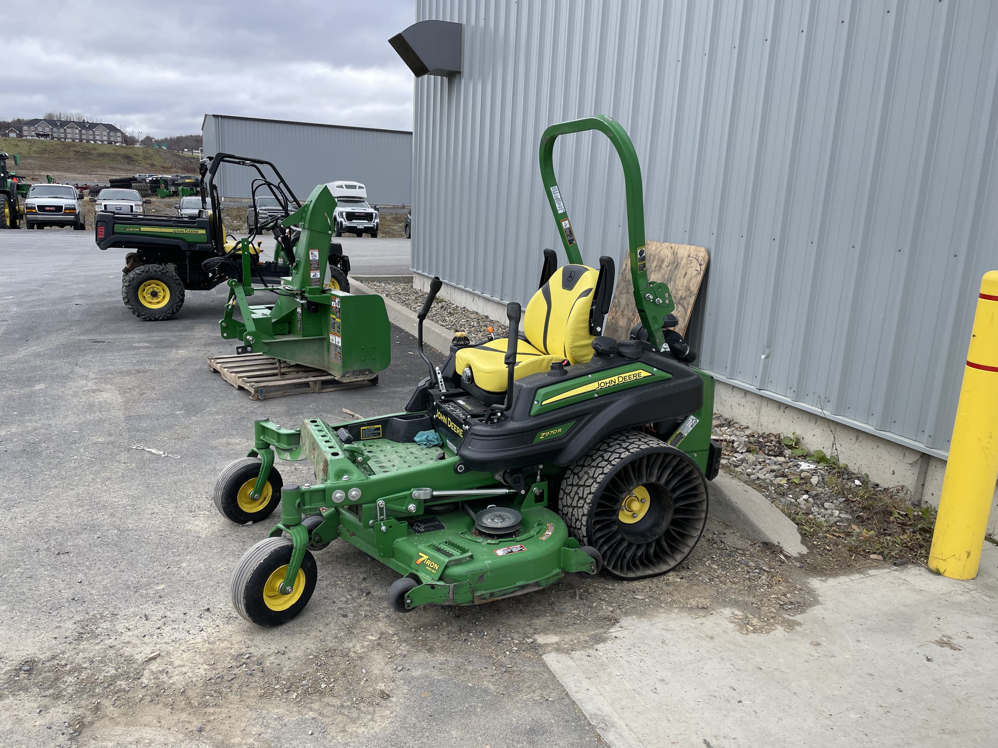 2021 John Deere Z970R Image 1