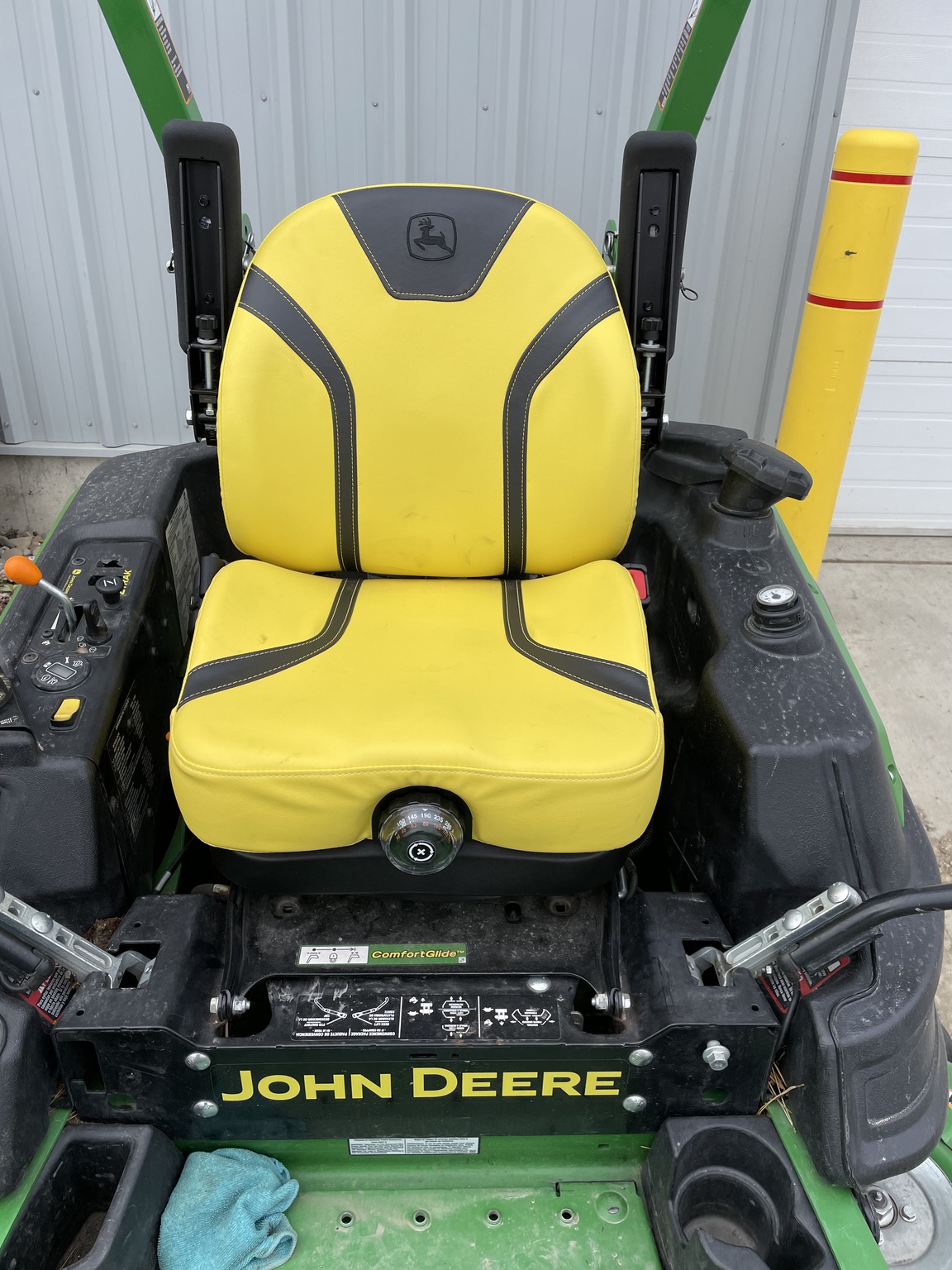 2021 John Deere Z970R Image 2