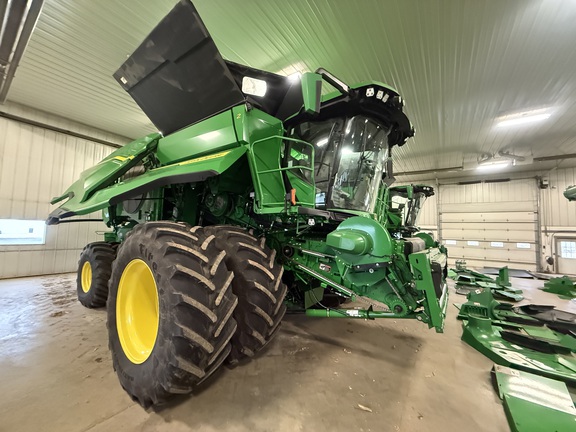 Photo of 2023 John Deere X9 1000