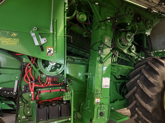Photo of 2023 John Deere X9 1000