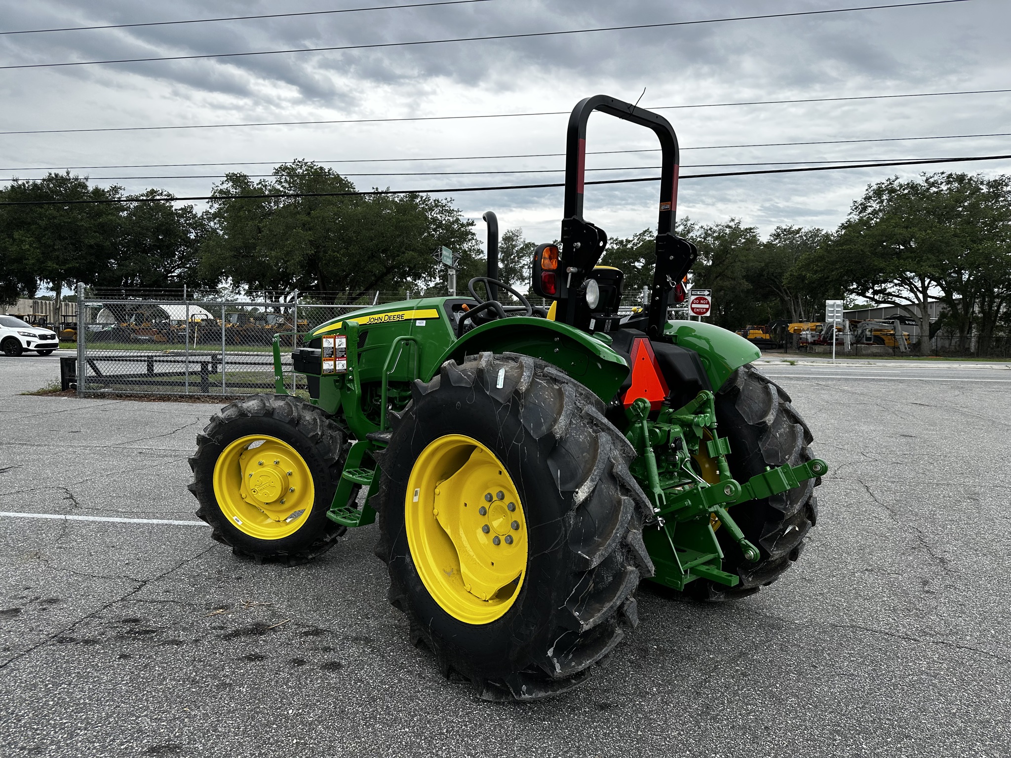 2025 John Deere 5060E Image 6