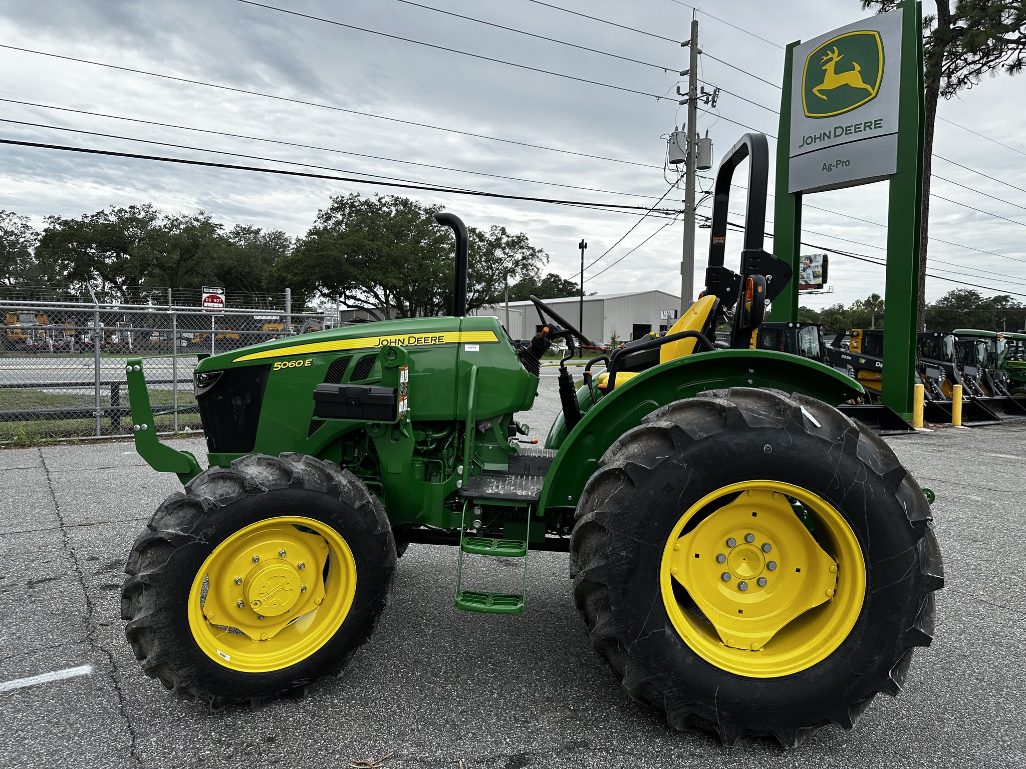 2025 John Deere 5060E Image 7