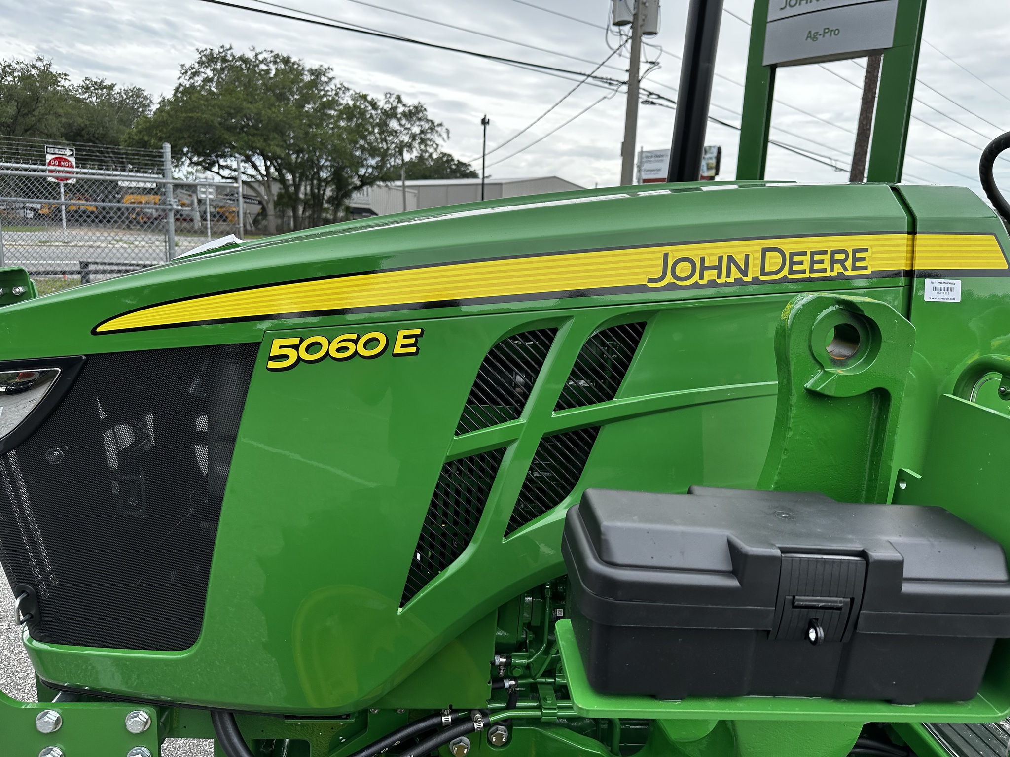 2025 John Deere 5060E Image 8