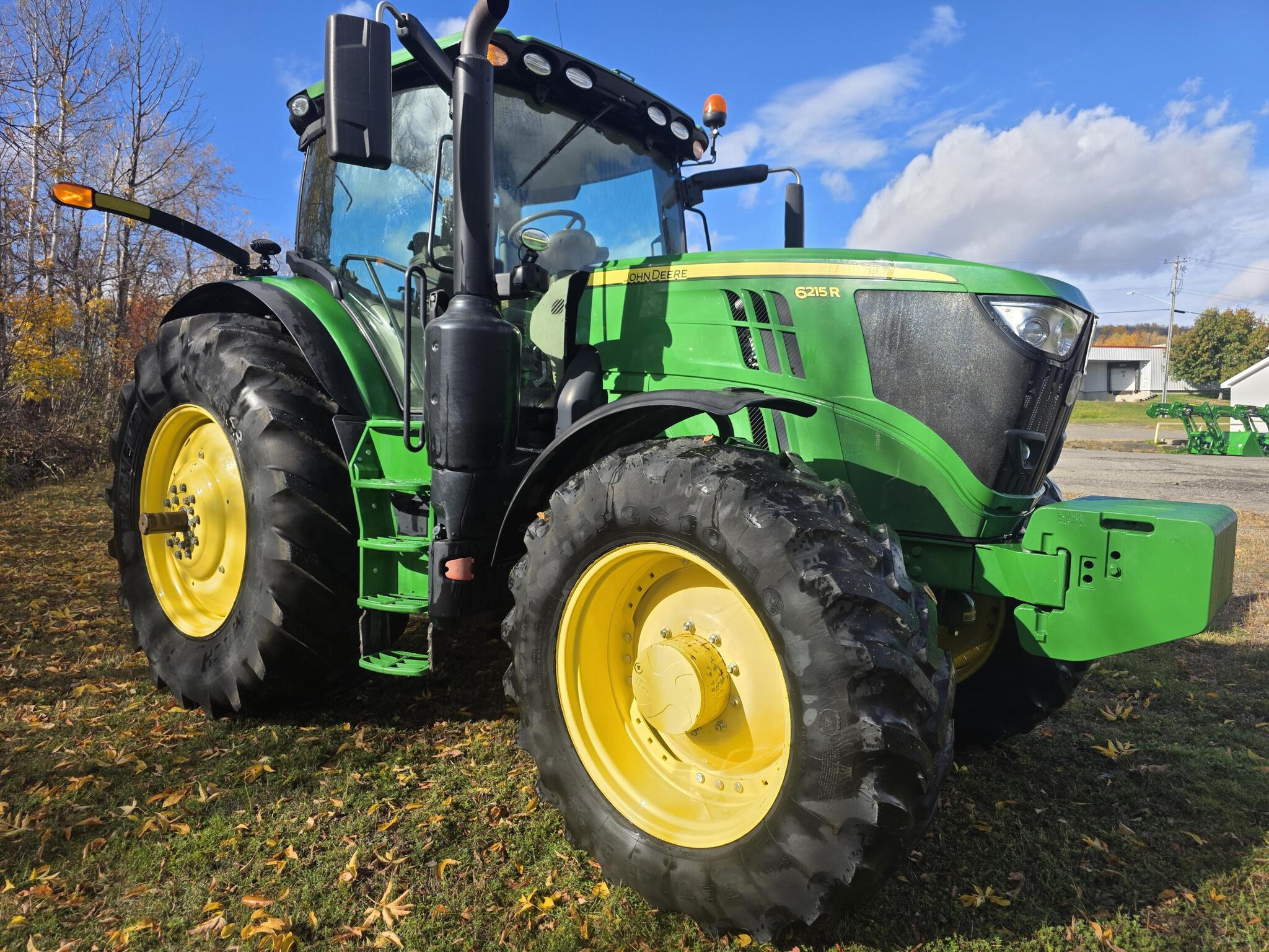 2019 John Deere 6215R Image 7