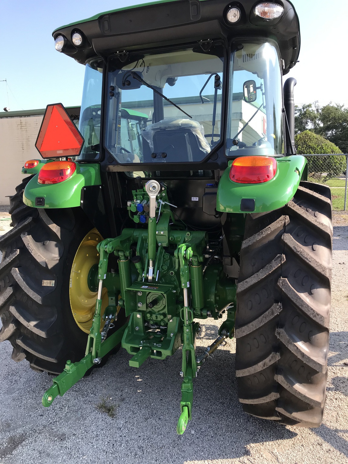 2025 John Deere 5105M Image 3