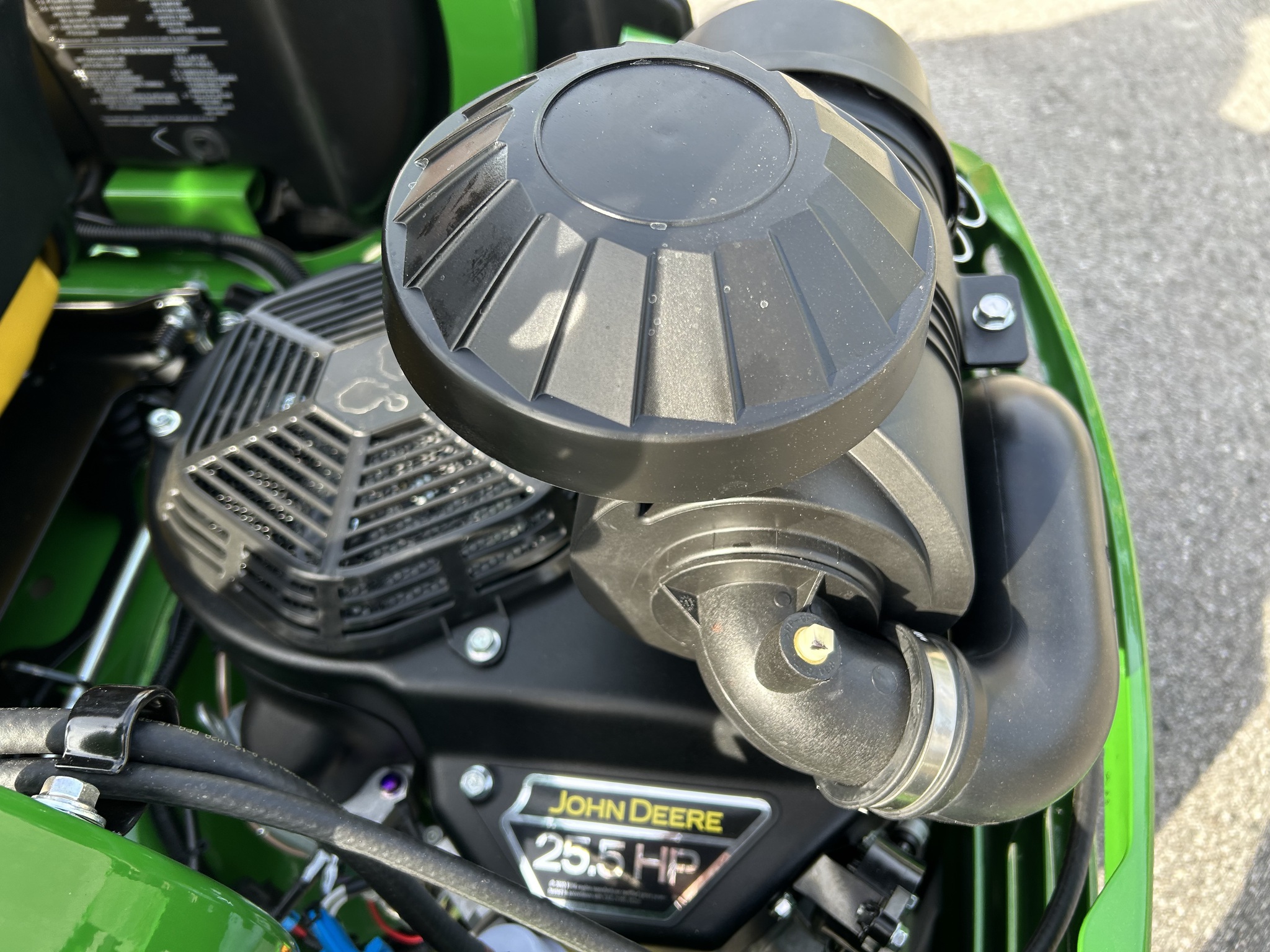 2025 John Deere Z930M Image 8