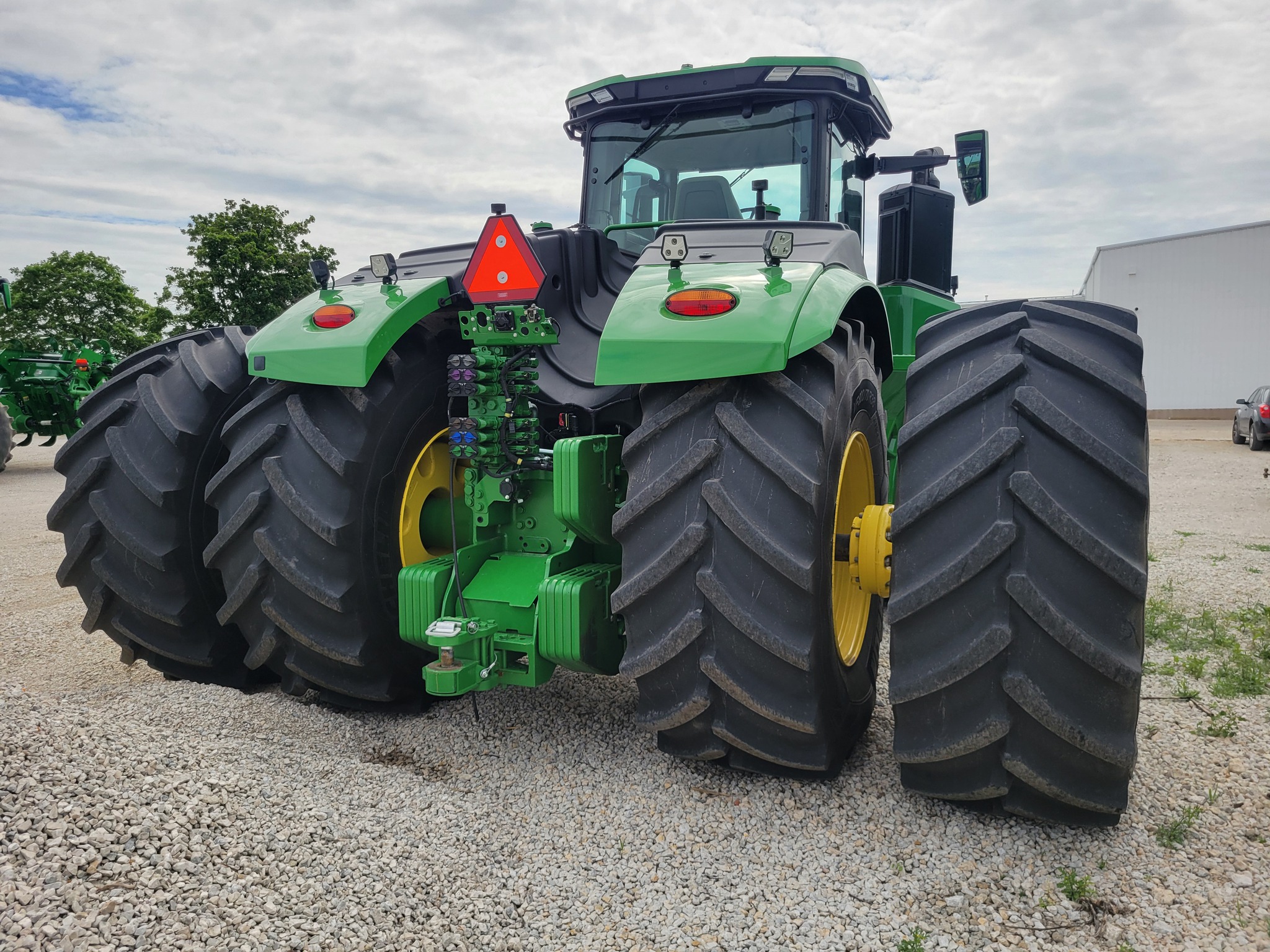  2024 John Deere 9R 640 at Heritage Tractor in Lacon, IL