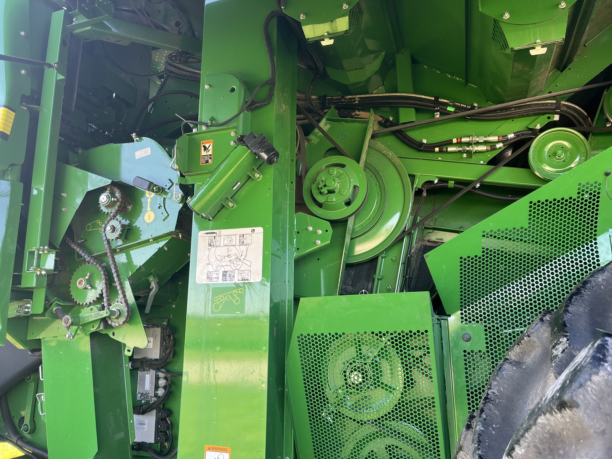  2023 John Deere S780 at Heritage Tractor in Geneseo, IL