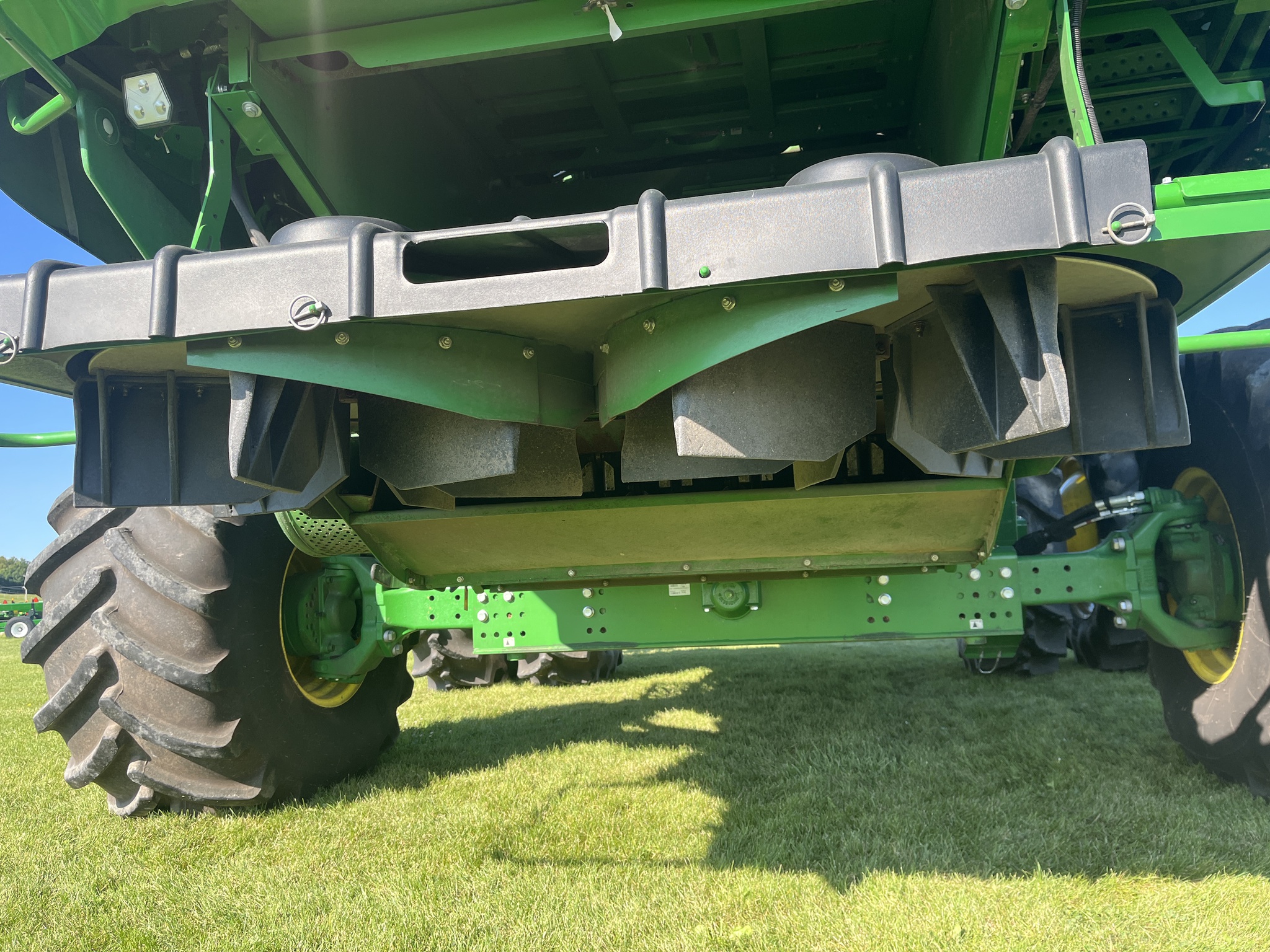  2023 John Deere S780 at Heritage Tractor in Geneseo, IL