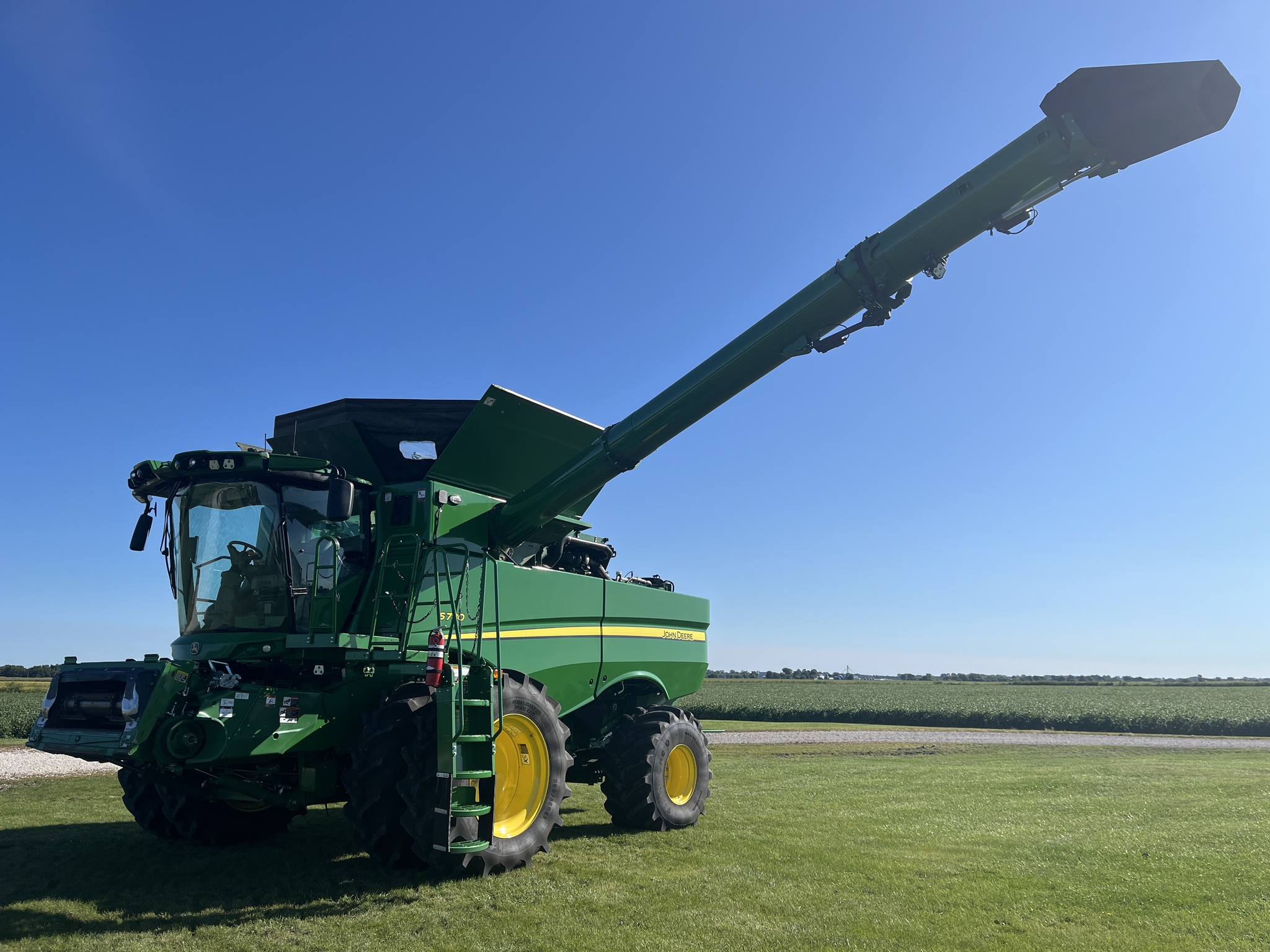  2023 John Deere S780 at Heritage Tractor in Geneseo, IL