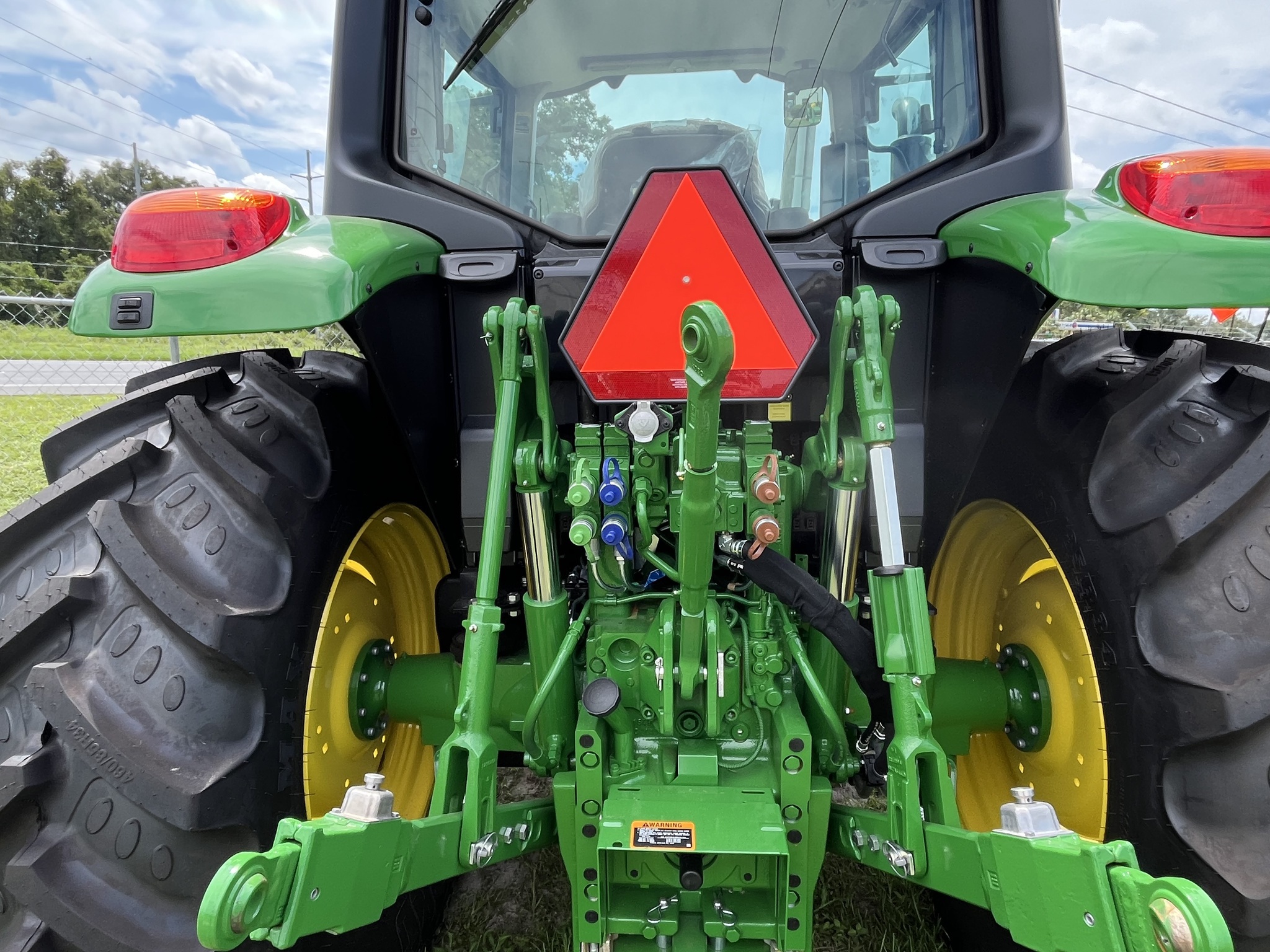 2025 John Deere 6110M Image 4