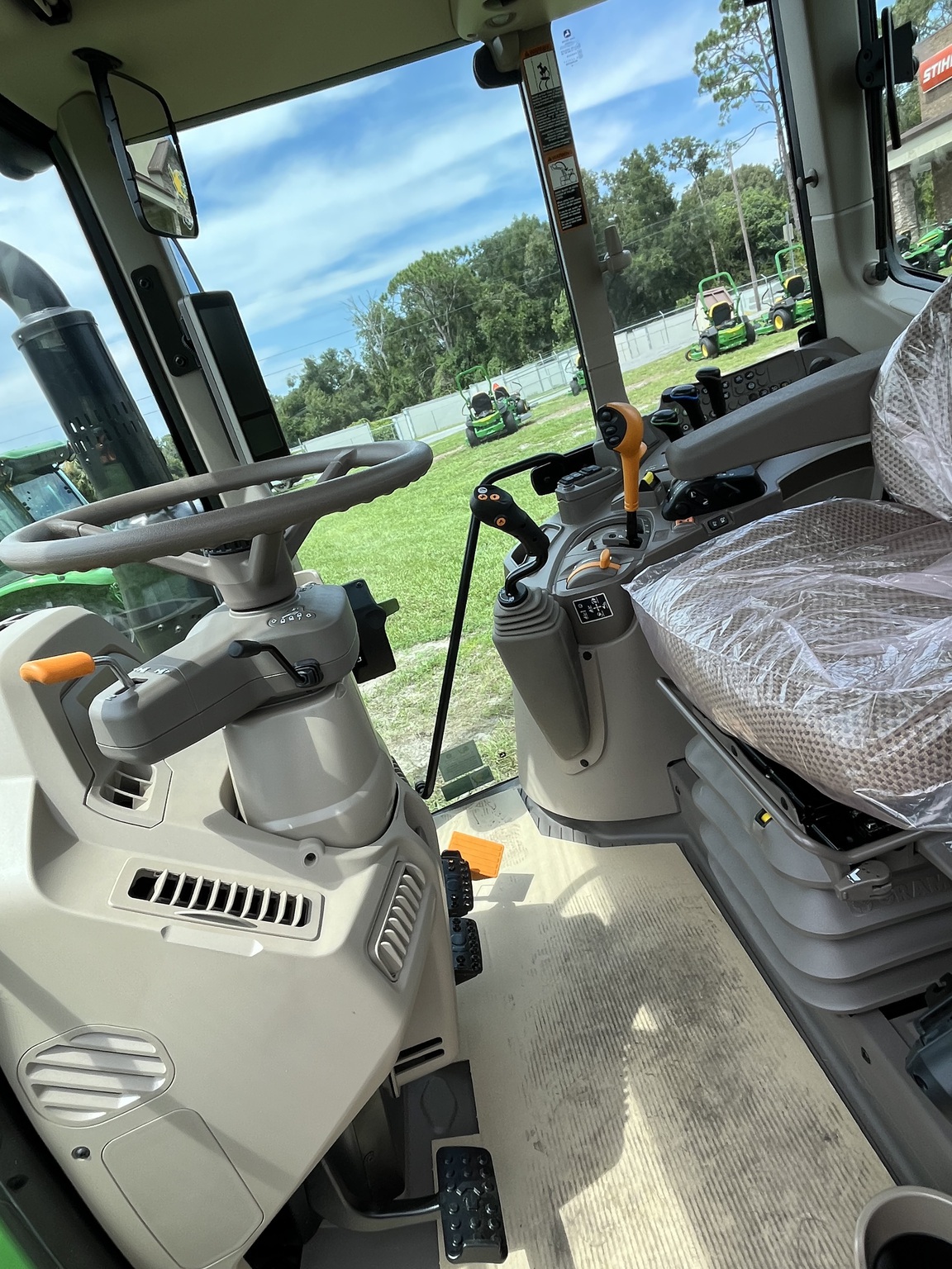 2025 John Deere 6110M Image 5