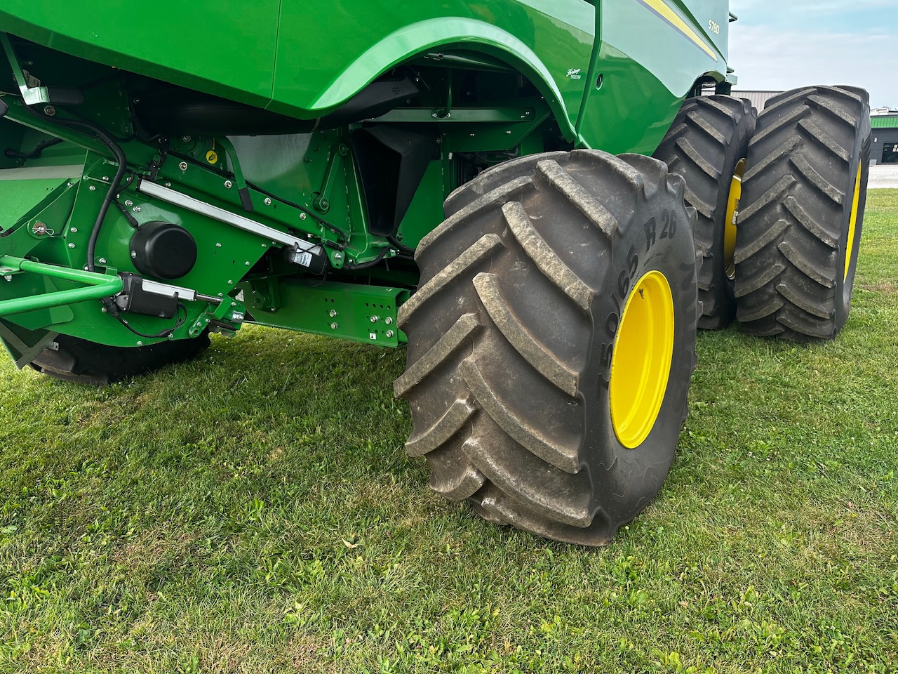  2023 John Deere S780 at Heritage Tractor in Aledo, IL