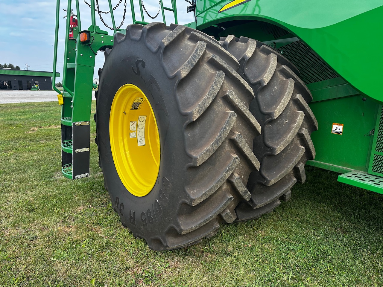  2023 John Deere S780 at Heritage Tractor in Aledo, IL
