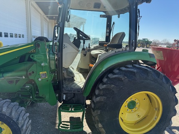 Photo of 2022 John Deere 4066R