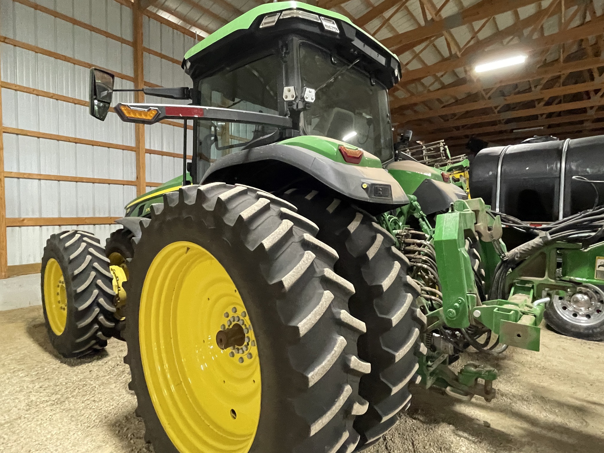  2024 John Deere 8R 370 at Heritage Tractor in Dixon, IL
