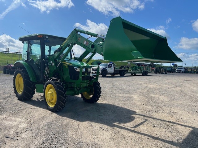 2022 John Deere 5055E Image 7