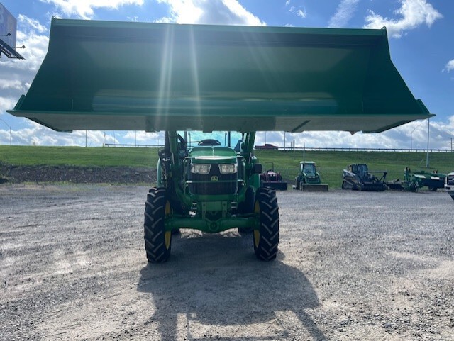 2022 John Deere 5055E Image 8