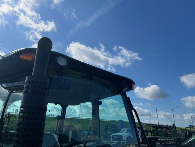 2022 John Deere 5055E Image 18